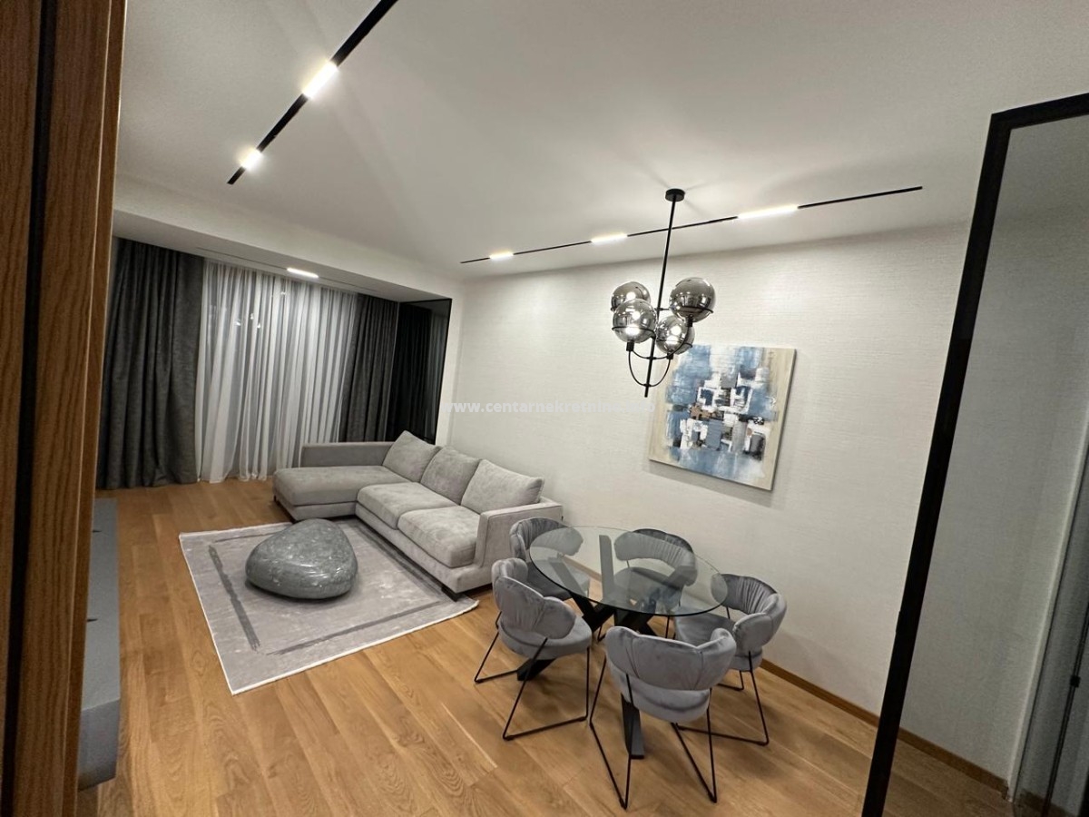 Izdavanje, lux jednosoban stan 59m2, Preko Morače, Podgorica